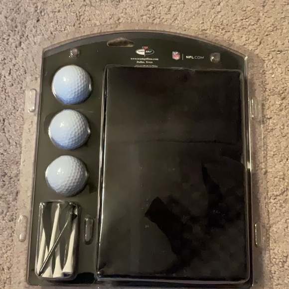 Philadelphia Eagles Golf Gift Set (New) - Picture 2 of 2